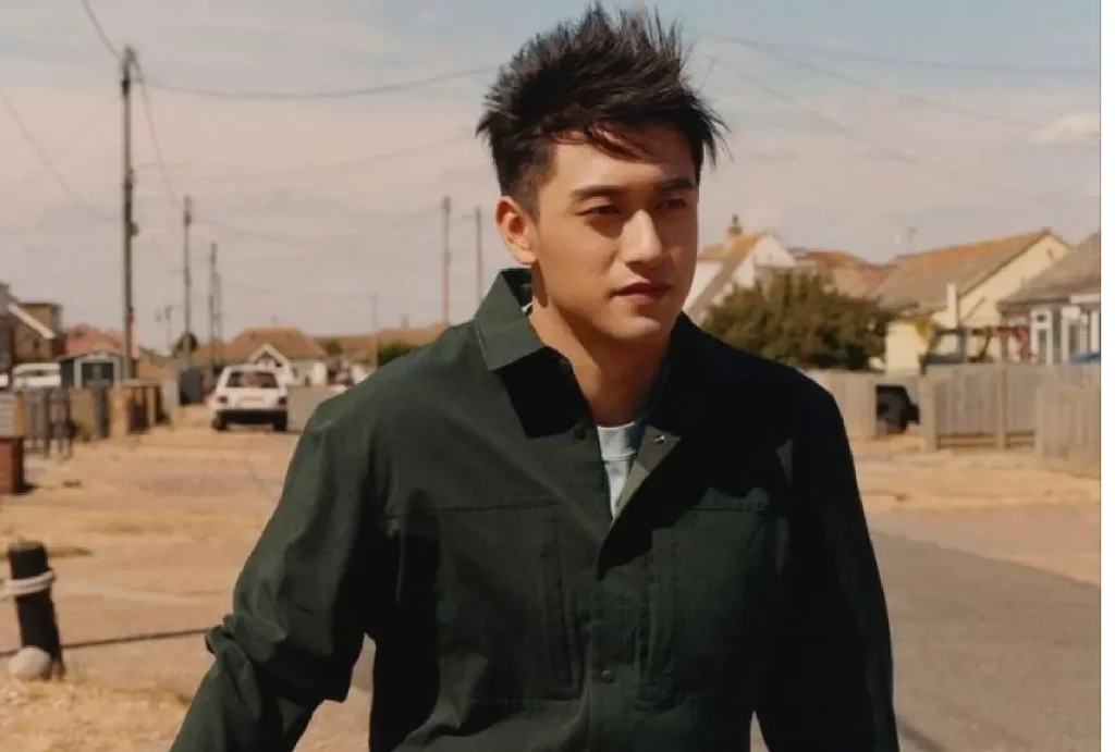 Zhou Guanyu se alătură echipei Cadillac ca pilot de rezervă pentru debutul din Formula 1 în 2026