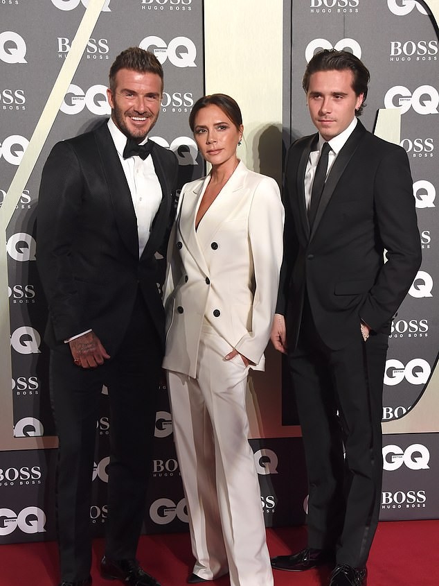 Marc Anthony Vorbește Despre Feuda Familiei Beckham După Afirmările Bombastice Ale lui Brooklyn 1 Anthony spoke out after Brooklyn Beckham's, 26, fiery Instagram statement in which he severed ties with his parents, David, 50, and Victoria Beckham, 51; The trio seen in 2019
