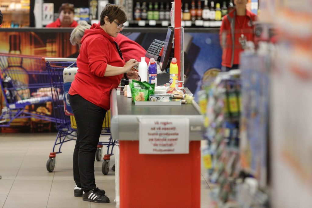 Achiziția lanțului de magazine La Cocoș de către grupul Schwarz: Ce impact va avea asupra pieței de retail