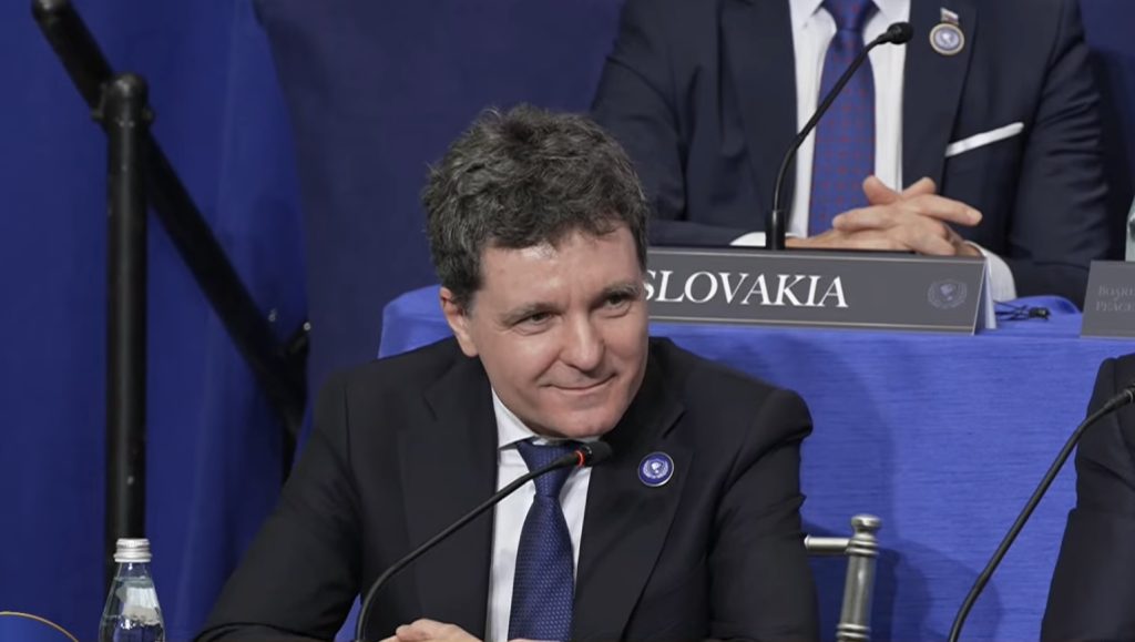 Reacția critică din coaliția de guvernare la participarea lui Nicușor Dan la Consiliul pentru Pace al lui Donald Trump