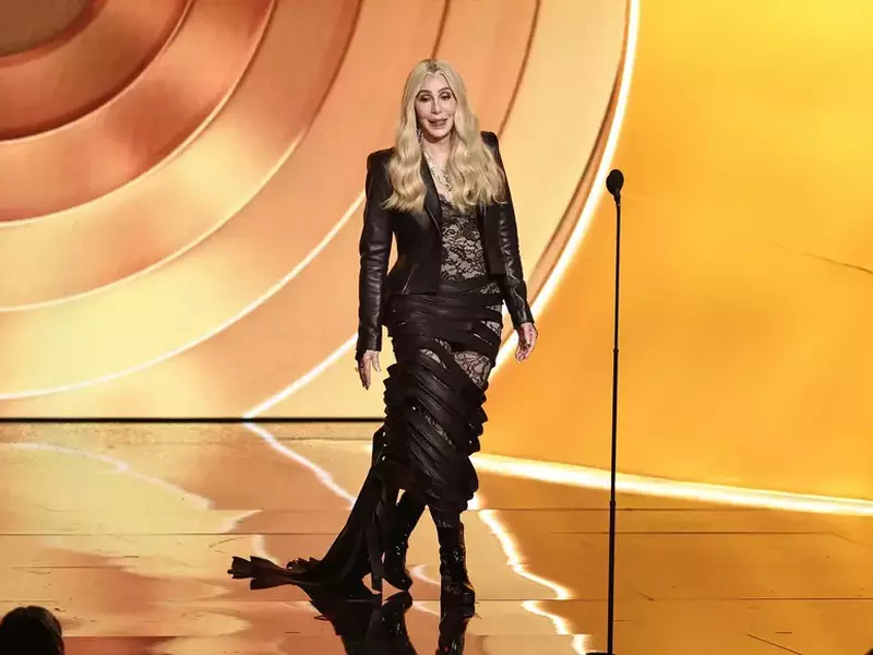 Cher, moment stânjenitor la Premiile Grammy 2026: Artista a stârnit hohote de râs