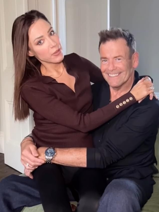 Influencerul Lorna Luxe anunță cu durere în suflet că soțul ei, John, a decedat la vârsta de 64 de ani, după o lungă luptă cu cancerul