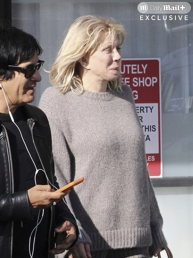 Investigație incident Courtney Love: Fugă de la locul unui accident șocant