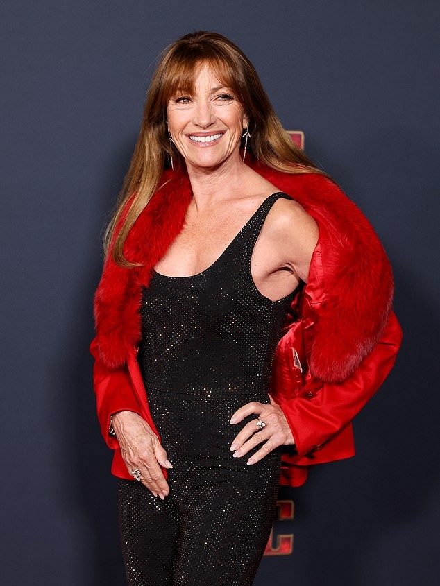 Jane Seymour strălucește la 75 de ani în premiera EPiC: Elvis Presley în Concert