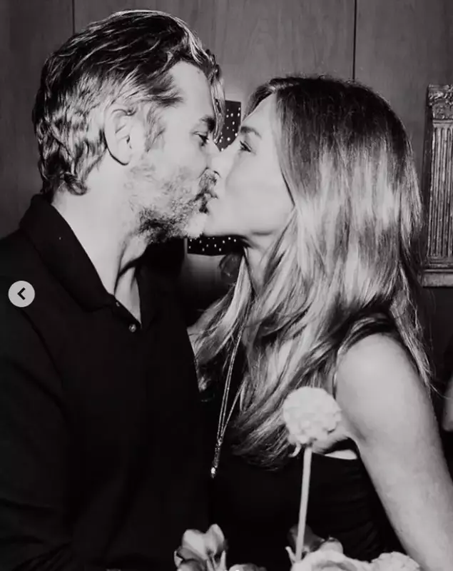 Jennifer Aniston sărbătorită de noul iubit Jim Curtis: Detalii despre relația lor