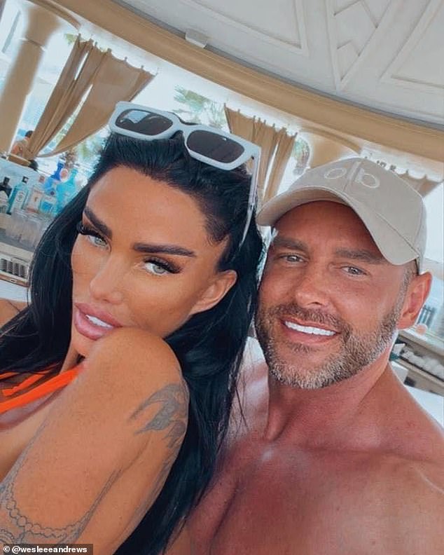 Katie Price achiziționează o casă în Dubai cu soțul Lee Andrews, în ciuda îngrijorărilor familiei că acesta ar putea să o înșele