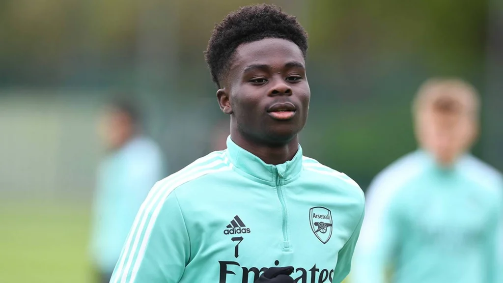 Bukayo Saka a semnat prelungirea contractului cu Arsenal până în 2031
