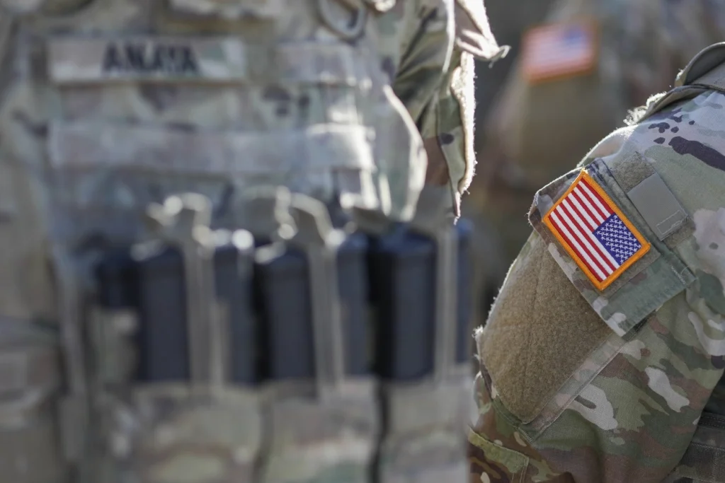 Soldații americani ajung în România cu avionul echipei de fotbal New England Patriots