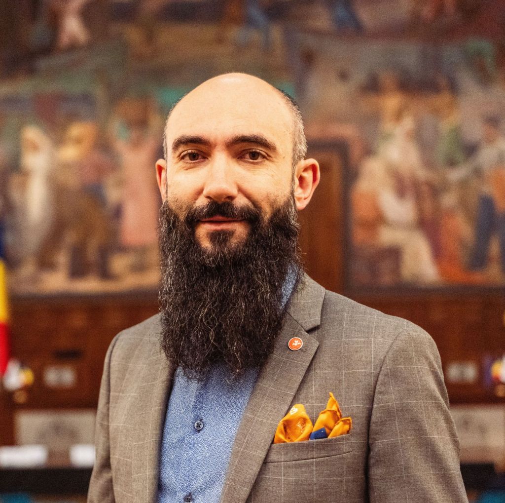 Omul numit la vârful Fondului care gestionează falimentele RCA împrumută vicepremierul Cătălin Predoiu fără dobândă