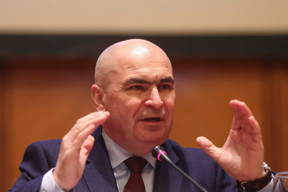 Promovarea obligativității pentru absolvenții de medicină de a lucra în România