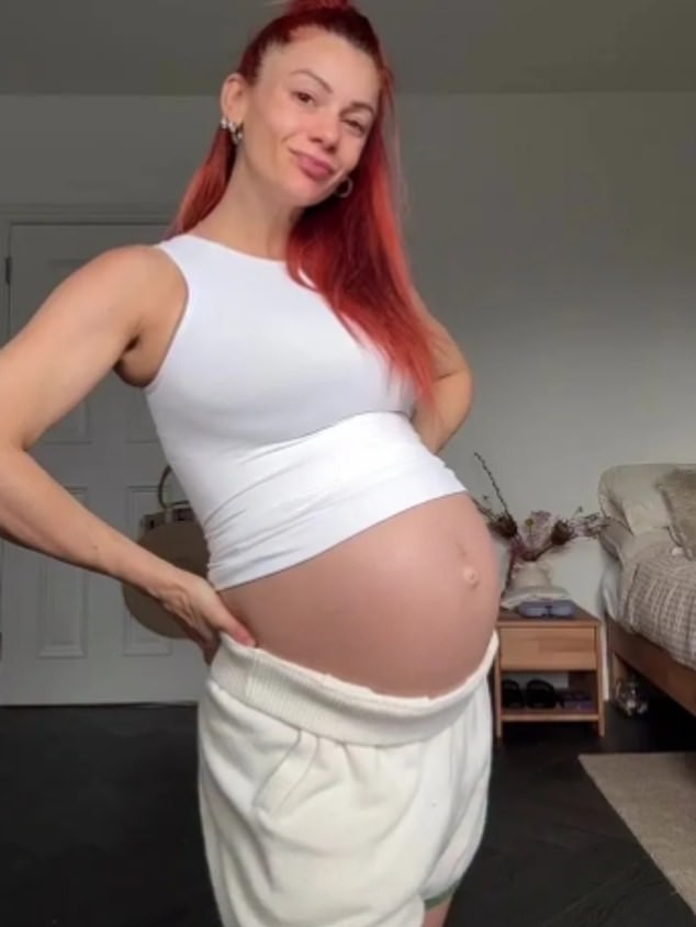 Reacția fermă a Dianne Buswell la comentariile negative despre burtica ei de gravidă