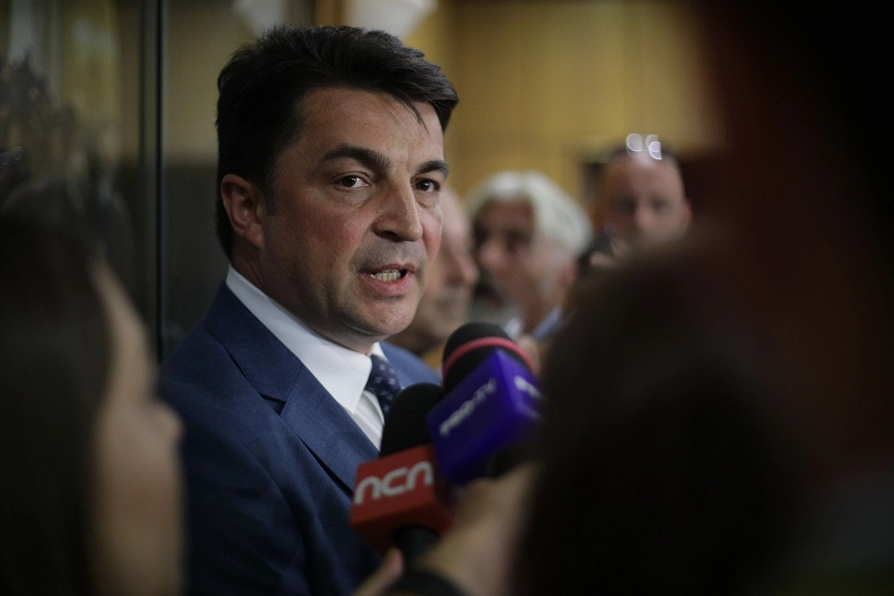 Rectorul Universității din Alba Iulia, Daniel Breaz, neagă negocieri pentru funcția de ministru al Educației: declarații și reacții în presă