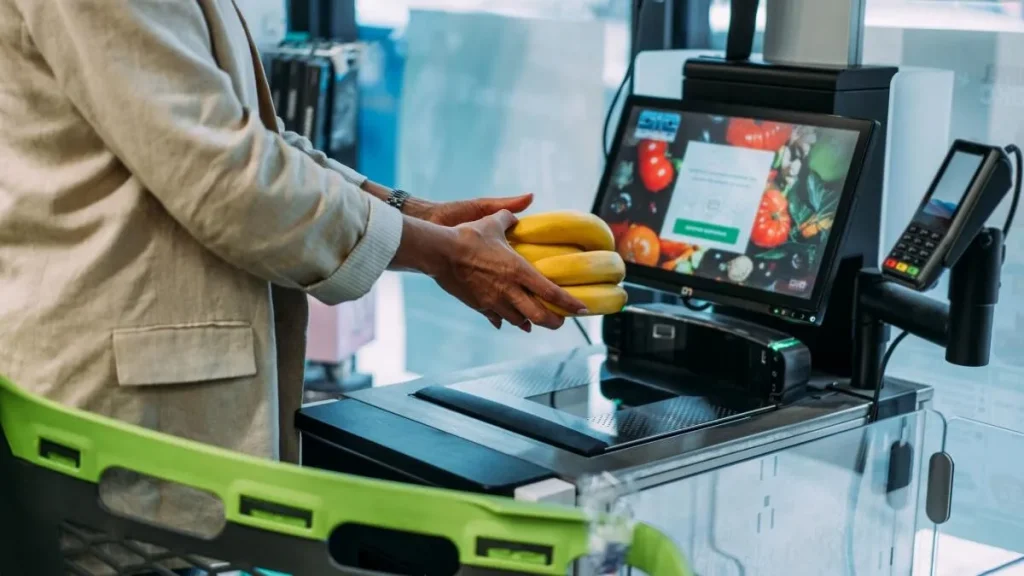 Fenomenul furturilor din magazine și impactul asupra comercianților în România