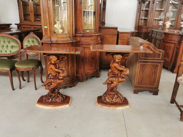 Mihaela Mocanu de la Mobilă Lemn Masiv Tecuci: Eleganță și Durabilitate pentru Casa Ta
