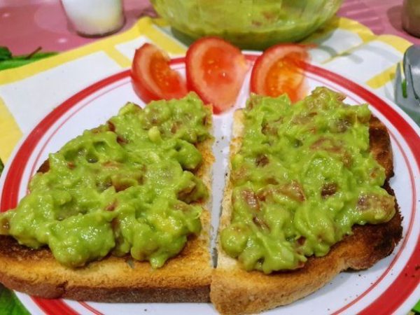 656x440_guacamole-pate-de-avocado-delicios-si-foarte-racoritor-646880.jpg