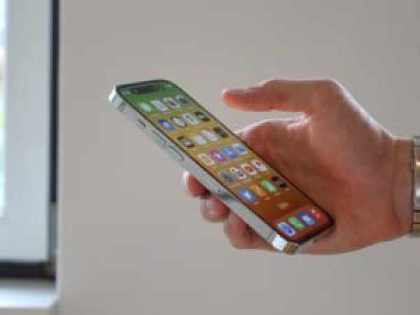 Adio-display-uri-lente--Apple-preg--te--te-o-schimbare-major---pentru-modelele-de-baz--.jpg