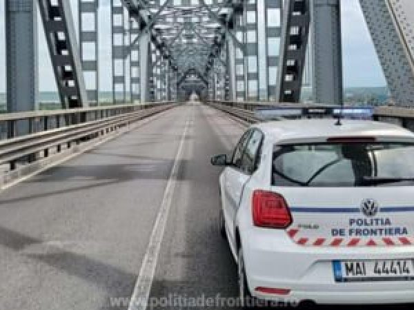 Aten--ionare-pentru-rom--nii-care-c--l--toresc---n-Bulgaria--Trafic---ngreunat-pe-podul-Giurgiu---Ruse.jpg