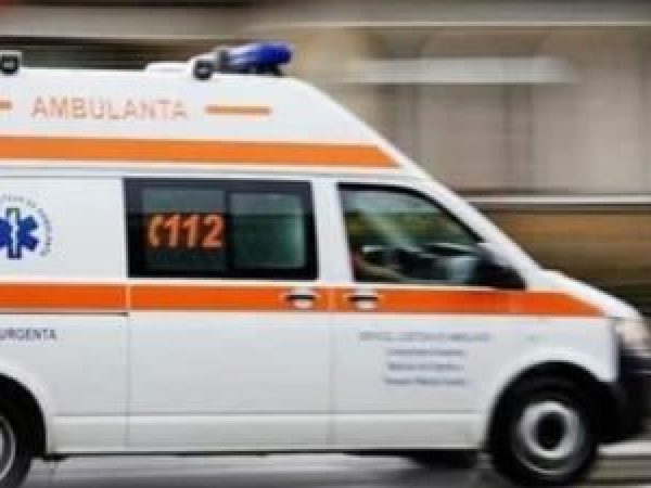 B--rbat-mort-pe-strad-----n-Bucure--ti--Reac--ia-virulent---a-Prim--riei-de-sector-dup---ce-unii-martori-ar-fi-spus-c---victima-s-a---mpiedicat-de-un-st--lp-cu-cap---n-form---de-ciuperc--.jpg