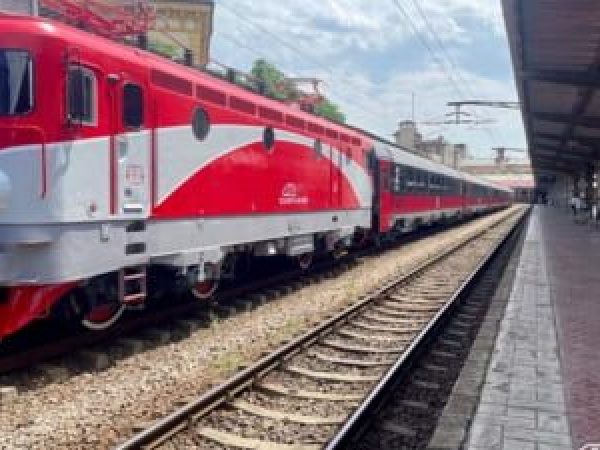 Biletele-de-tren-c--tre-Litoral-s-au-epuizat-deja--Op--iuni-r--mase-pentru-cei-care-vor-s-----i-petreac---vacan--a-de-1-Mai-pe-malul-m--rii.jpg
