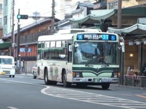 Camerele-de-bord-din-autobuze---i-taxiuri--devenite-modalit----i-de-supraveghere--Cine-are-deja-acces-la-imagini---n-timp-real--b--font-color--red--VIDEO--font---b-.jpg
