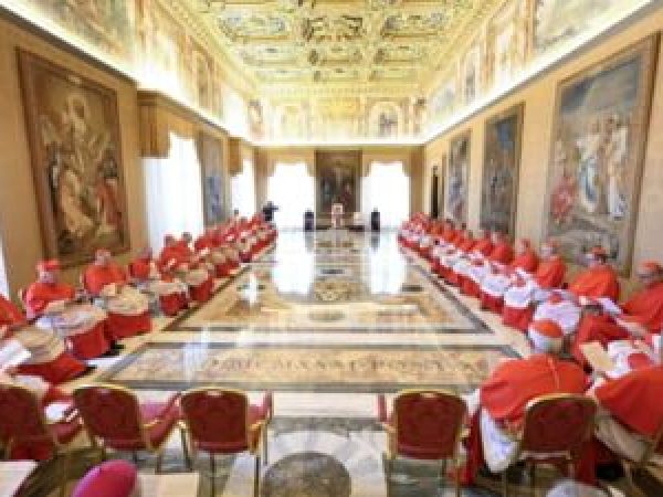 Cine-sunt-cei-cinci-cardinali-favori--i-pentru-a-lua-locul-Papei-Francisc--Noul-suveran-pontif-ar-putea-fi-totu--i-o-surpriz--.jpg