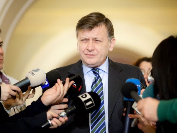 Crin-Antonescu-declaratii-de-presa.-Foto.jpg
