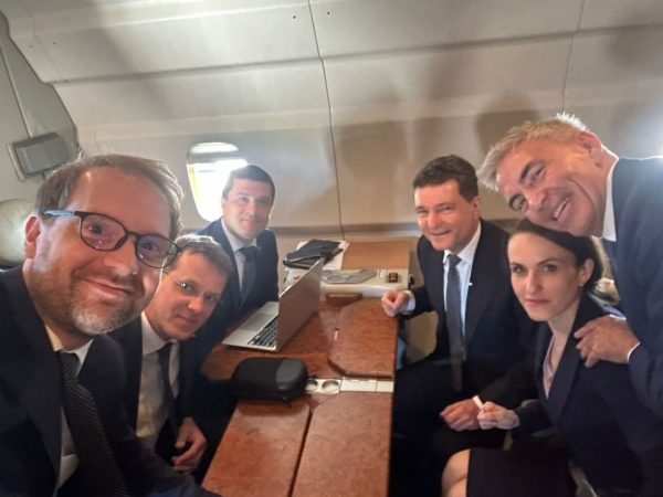 Delegatia-romana-care-merge-in-Germania.jpg