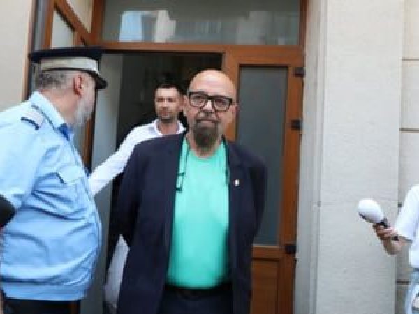 Dominic-Fritz-----Sunt-obligat-moral-s---l-ap--r-pe-Piedone-----USR-va-sesiza-CSM-dup---publicarea-discu--iilor-dintre-fostul---ef-ANPC---i-so--ie.jpg