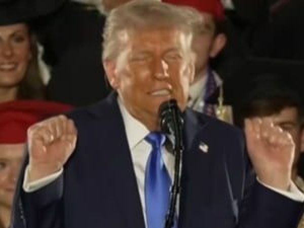 Donald-Trump--reac--ii-comice-dup---un-concurs-feminin-----S-o-fac-sau-nu----tiu-c---voi-avea-probleme-cu-so--ia--------font-color--red--VIDEO--font-.jpg