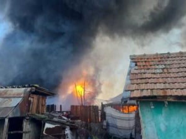 Explozie-la-o-butelie-de-GPL--urmat---de-incendiu----n-jude--ul-Dolj--70-de-persoane-au-fost-evacuate.jpg