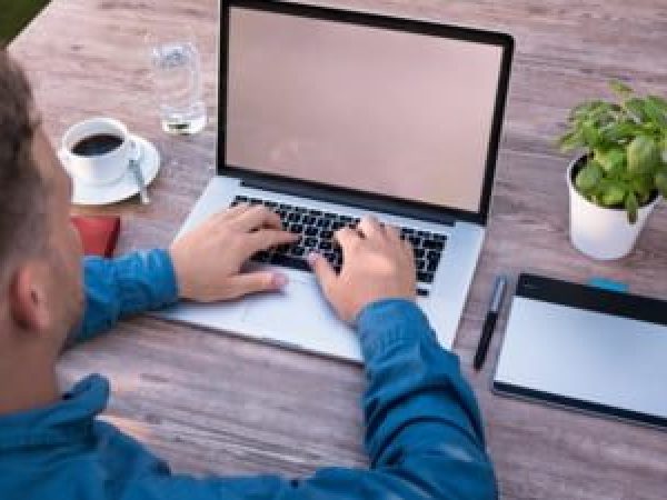 Francezii-nu-vor-mai-avea-acces-la-site-urile-cu-con--inut-pentru-adul--i-Pornhub--Redtube---i-YouPorn--Proprietarul-este-nemul--umit-de-noile-reglement--ri.jpg