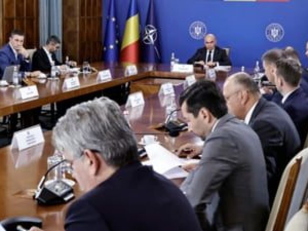 Guvernul-revitalizeaz---proiectul-care-interzice-cumulul-pensiei-cu-salariul--Care-vor-fi-cei-mai-lovi--i-bugetari.jpg