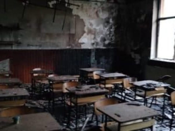 Incendiu-la-o---coal---din-Gala--i--Focul-ar-fi-fost-pus-inten--ionat--b--font-color--red--FOTO--font---b-.jpg