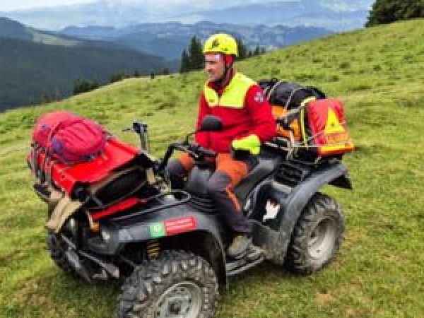 Interven--ie-a-salvamonti--tilor-pentru-recuperarea-a-doi-ucraineni--Misiunea-se-desf----oar-----n-condi--ii-extrem-de-dificile-----Unul-dintre-ei-este---n-stare-grav-----.jpg