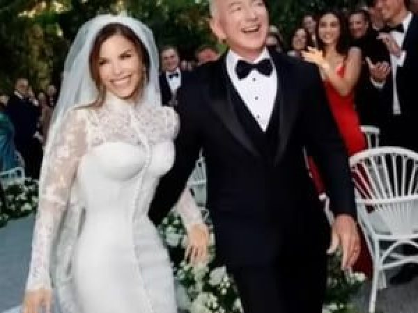 Jeff-Bezos---i-Lauren-S--nchez--unul-dintre-cele-mai-bogate-cupluri--Cum-fac-cei-foarte-boga--i-contracte-prenup--iale-----Sfatul-meu-pentru-miliardari--nu-v---c--s--tori--i---.jpg