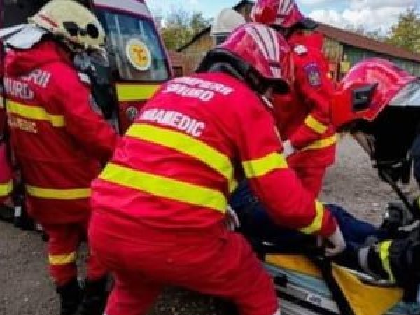 O-femeie---i-o-feti-----de-2-ani-au-ajuns-la-spital-cu-arsuri-grave-dup---ce-o-butelie-a-explodat---ntr-o-anex---a-locuin--ei.jpg
