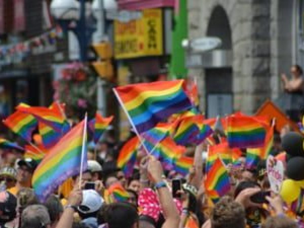 Ora--ul-din-Rom--nia-care-a-interzis-mar--urile-gay-parade--Reprezentan--ii-comunit----ii-LGBT--anun-----c---vor-da-prim--ria---n-judecat--.jpg