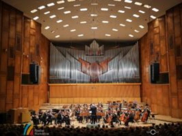 Orchestra-de-Camera-Radio_foto-Cristian-Barcan-300x200.jpg