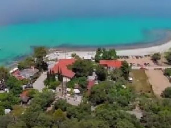 P----ania-unui-turist-rom--n---n-Grecia----n-discu--ia-cu-proprietarul-----Primesc-un-filmule---de-la-el-cu-3-b--rba--i---n-vil--------.jpg