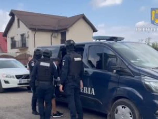 Peste-30-de-persoane-din-clanurile-Pian---i-Purcel--re--inute-de-DIICOT-pentru-trafic-de-persoane--proxenetism---i-sp--lare-a-banilor--b--font-color--red--VIDEO--font---b-.jpg