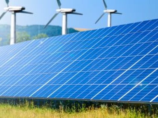Rom--nia-produce-din-ce---n-ce-mai-mult---energie-solar----dar-o-opre--te-voit-dintr-un-motiv-bizar.jpg