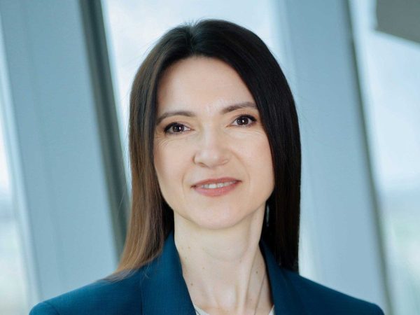 Roxana-Bujor-CEO-UniCredit-Leasing.jpg