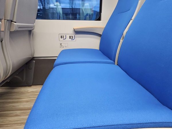 Scaune-in-trenul-Alstom-Coradia.jpg