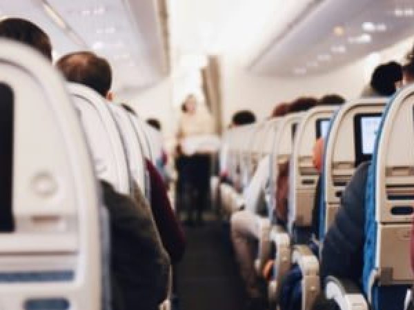 Singurul-motiv-pentru-care-poate-fi-schimbat-locul-din-avion-dup---check-in--Regulile-respectate-de-toate-companiile-aeriene.jpg