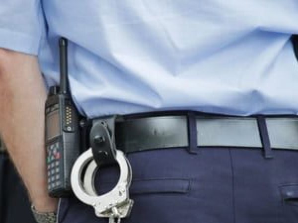 Trei-b--ie--i-de-15--17---i-18-ani-au-fost-aresta--i-preventiv--sub-acuza--ia-c---fac-parte-dintr-o-band---de-t--lhari--Ac--ionau---n-Sectorul-2.jpg