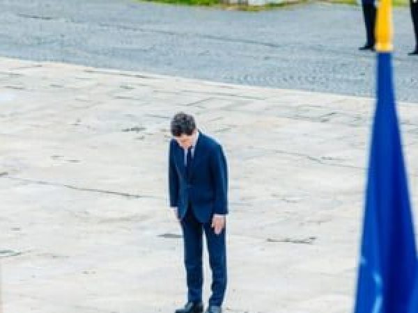 Un-rege-este-primul---ef-de-stat-care-vine---ntr-o-vizit---oficial-----n-Rom--nia----n-mandatul-lui-Nicu--or-Dan.jpg