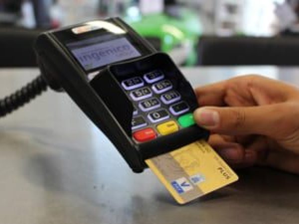 Un-rom--n-vindea-droguri---n-Italia--dup---ce-prelua-comenzi-pe-Telegram---i-WhatsApp--Plata-se-f--cea-cu-cardul-bancar--prin-POS-ul-pe-care---l-purta-asupra-sa.jpg