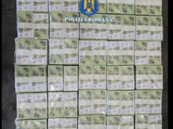 Val-de-ironii-despre-miliardul-de-euro-descoperit---n-Portul-Constan--a--bancnote----prop-copy--------S---pl--tim-salariile-parlamentarilor-cu-ele---Urmeaz---o-captur---de-zah--r-pudr-----i-ceai-verde---.jpg