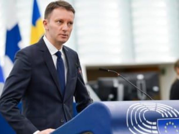 Veste-bun---pentru-Rom--nia--Parlamentul-European-cere-Comisiei-Europene-prelungirea-PNRR--Raportul-este-coordonat-de-doi-europarlamentari-rom--ni.jpg
