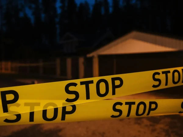 Accident grav pe DN6: Șofer beat la volanul unei mașini furate provoacă un lanț de coliziuni